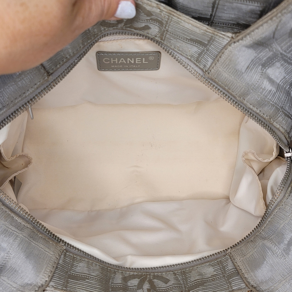 Chanel Quilted Metallic Gray Line Handbag With Certificate Of Authenticity - Picture 7 of 16